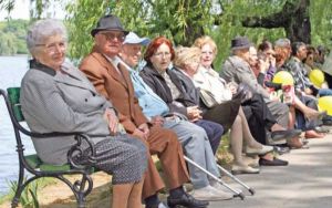 Aproximativ un milion de pensionari au primit indemnizaţie socială